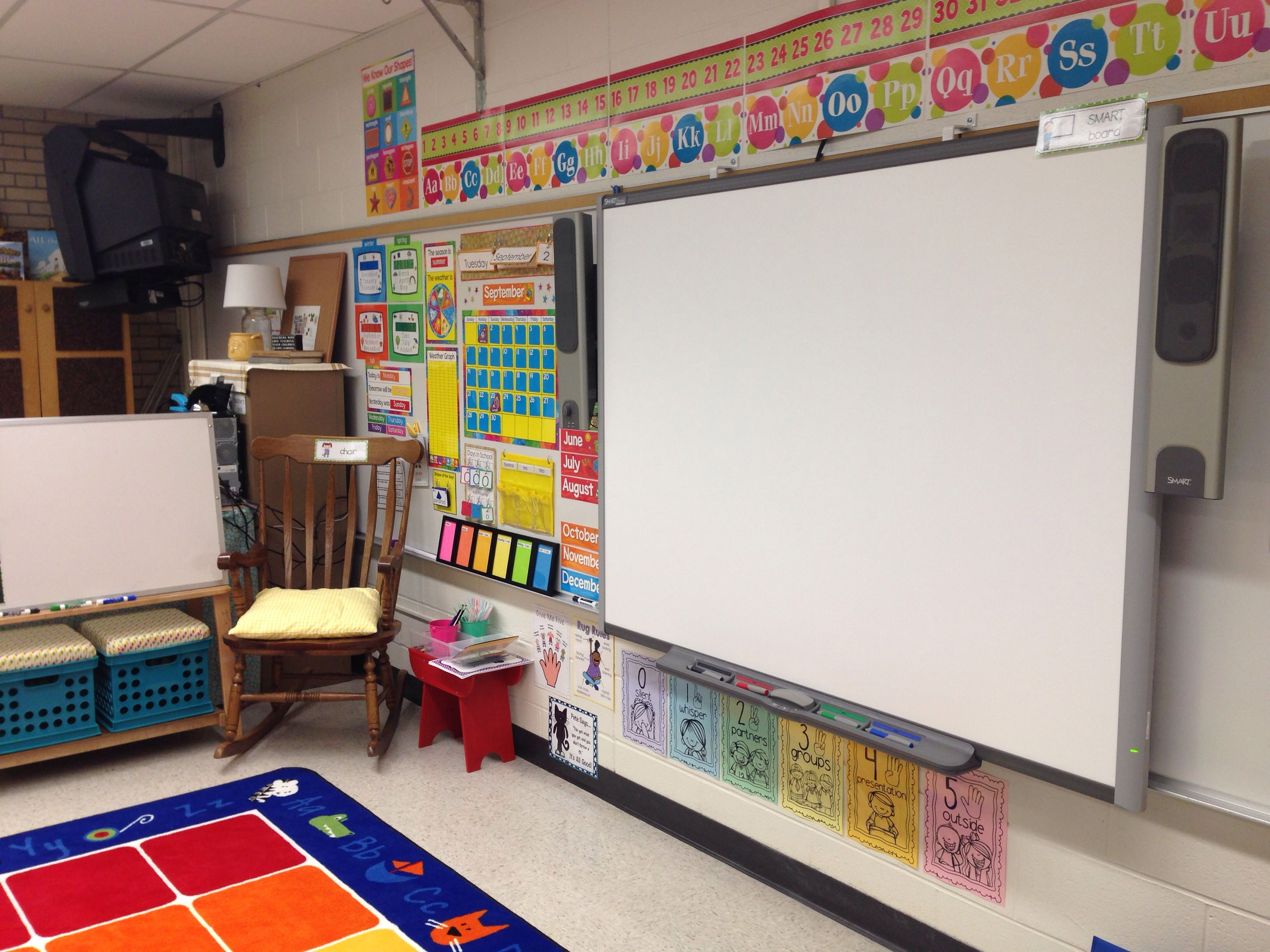 Kindergarten Classroom - Calendar, Smart Board, Etc